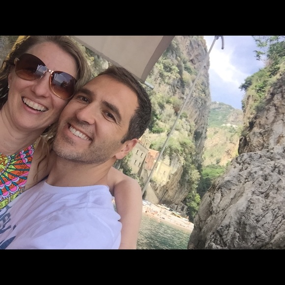 Meet your Posher, Sara - Picture 1 of 2